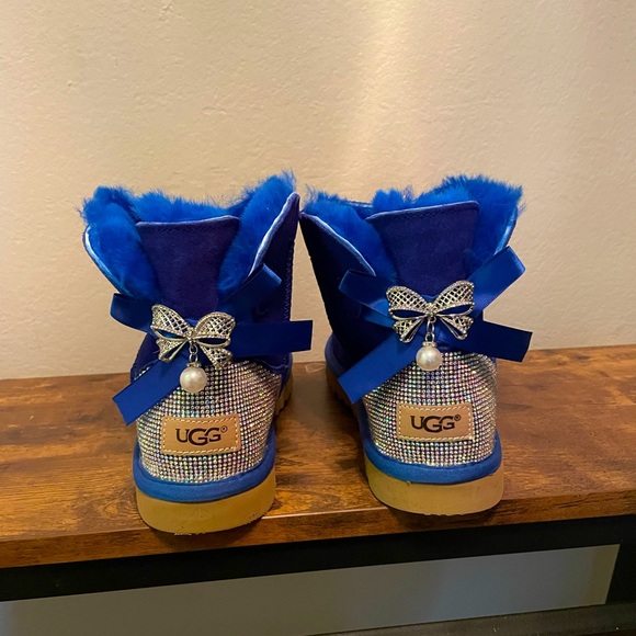 Customized Womens Uggs size 9 - Picture 1 of 6